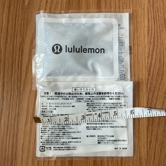❤️ Lululemon Logo Warmer New in Packaging - Picture 3 of 5